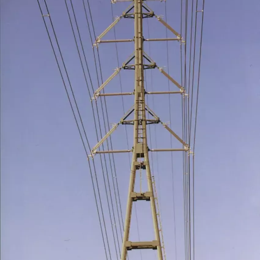 400kv line photographed by nten with sky in the background